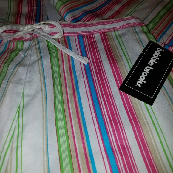 NWT Bobby Brooks Ladies Capris Size 10-12 - Picture 2 of 4